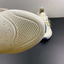 Cargar imagen en el visor de la galería, Adidas UltraBoost 22 White Light Yellow