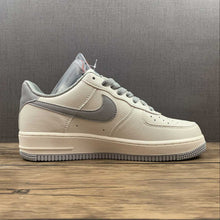 Cargar imagen en el visor de la galería, Air Force 1 07 SU19 Rice Grey NK6369-566
