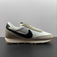 Cargar imagen en el visor de la galería, DayBreak Pale Ivory White-Spruce Aura Black CK2351-100