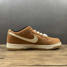 Cargar imagen en el visor de la galería, SB Dunk Low PRO ISO Dk Russet Sail Dk Russet Black DH1319-200