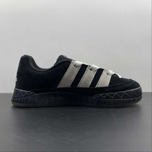 Cargar imagen en el visor de la galería, Adidas Adimatic HM Core Black Crystal White HQ6900
