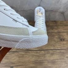 Cargar imagen en el visor de la galería, Blazer Mid 77 Sketch White Black