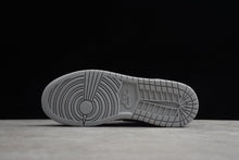 Cargar imagen en el visor de la galería, Air Jordan 1 Mid (GS) Lt Smoke Grey-Black-White