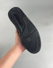 Cargar imagen en el visor de la galería, Jordan Courtside 23 Black White AR1000-100