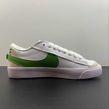 Cargar imagen en el visor de la galería, Blazer Low 77 Jumbo White Leaf Green-White