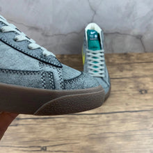 Cargar imagen en el visor de la galería, Blazer Mid 77 Pregame Pack Motivation Ben Simmons CW6016-100