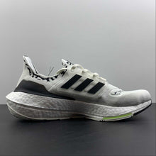 Cargar imagen en el visor de la galería, Adidas UltraBoost 22 White Black Grey GX5573