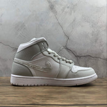 Cargar imagen en el visor de la galería, Air Jordan 1 Mid White Photon Dust Grey Fog DC9035-100