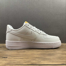 Cargar imagen en el visor de la galería, Air Force 1 07 LX White White-Metallic Gold DD1525-100