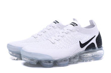 Cargar imagen en el visor de la galería, Air VaporMax Flyknit 2.0 White Black 942842-103