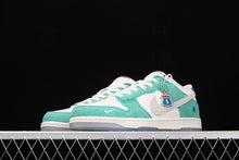 Cargar imagen en el visor de la galería, SB Dunk Low KASINA Sail White-Neptune Green-Industrial Blue