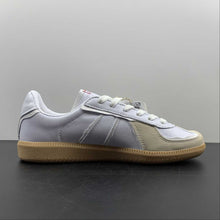 Cargar imagen en el visor de la galería, Adidas Bw Army White Chalk White