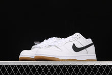 Cargar imagen en el visor de la galería, SB Dunk Low Pro ISO White Black-White CD2563-100