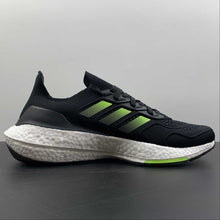 Cargar imagen en el visor de la galería, Adidas UltraBoost 22 Black Gradient Green