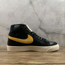 Cargar imagen en el visor de la galería, Blazer Mid 77 Color Code Black Red