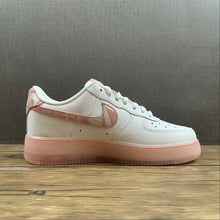 Cargar imagen en el visor de la galería, Air Force 1 07 LV8 White Bleached Coral-Clear DQ5019-100