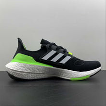 Cargar imagen en el visor de la galería, Adidas UltraBoost 22 Black White Green GX6640