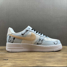 Cargar imagen en el visor de la galería, Air Force 1 07 SU19 “Butterflies” Gray Gold Colour