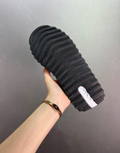 Cargar imagen en el visor de la galería, Air Max Dawn SE White Metallic Gold DJ6209-100