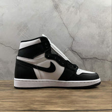 Cargar imagen en el visor de la galería, Air Jordan 1 Retro High OG Black White-Black 555088-010