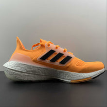Cargar imagen en el visor de la galería, Adidas UltraBoost 22 Vibrant Orange Black Milk HR1029