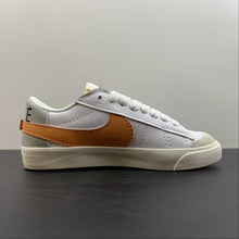 Cargar imagen en el visor de la galería, Blazer Low 77 Jumbo White Alpha Orange-Grey Fog