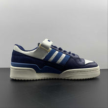 Cargar imagen en el visor de la galería, Adidas Forum 84 Low White Navy Marine GX2162