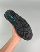 Cargar imagen en el visor de la galería, Jordan Courtside 23 Black Green White AR1002-003