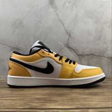 Cargar imagen en el visor de la galería, Air Jordan 1 Low White Yellow Black CZ4776-107