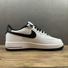 Cargar imagen en el visor de la galería, Air Force 1 07 White Black-White DH7561-102