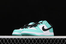 Cargar imagen en el visor de la galería, SB Dunk Low Pro PRM White Light Green 304242-306