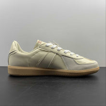 Cargar imagen en el visor de la galería, Adidas Bw Army Cream White