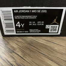 Cargar imagen en el visor de la galería, Air Jordan 1 Mid SE (GS) Lt Arctic Pink University Gold 2021 DC9517-600