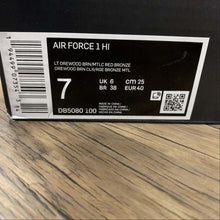 Cargar imagen en el visor de la galería, Air Force 1 HI Lt Orewood Brn Mtlc Red Bronze DB5080-100