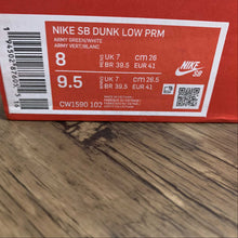 Cargar imagen en el visor de la galería, SB Dunk Low PRM Army Green White CW1590-102