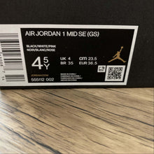 Cargar imagen en el visor de la galería, Air Jordan 1 Mid (GS) Black-White-Pinksicle 555112-002