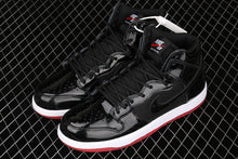 Cargar imagen en el visor de la galería, Dunk High Premium SB Black Red AJ7730-001