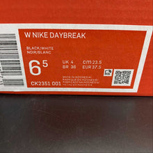 Cargar imagen en el visor de la galería, DayBreak Black White CK2351-001