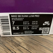 Cargar imagen en el visor de la galería, SB Dunk Low PRO White Black Blue BQ6817-101