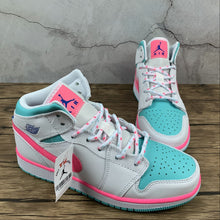 Cargar imagen en el visor de la galería, Air Jordan 1 Mid SE (GS) Pink Aurora Green 555112-102