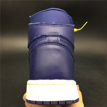 Cargar imagen en el visor de la galería, Air Jordan 1 Retro High OG x Swoosh Blue 555088-400
