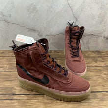 Cargar imagen en el visor de la galería, Air Force 1 Shell Dark Pony Burgundy Ash BQ6096-200