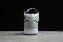 Cargar imagen en el visor de la galería, Air Jordan 1 Mid (GS) Lt Smoke Grey-Black-White