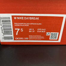 Cargar imagen en el visor de la galería, DayBreak Pale Ivory White-Spruce Aura Black CK2351-100