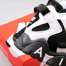 Cargar imagen en el visor de la galería, Air Barrage Mid QS Peak White Black Sport Red CD9329-011