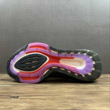 Cargar imagen en el visor de la galería, Adidas UltraBoost 22 White Black GW1915