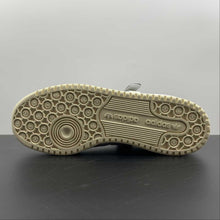 Cargar imagen en el visor de la galería, Adidas Forum 84 Low White Beige FZ5627