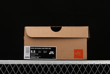 Cargar imagen en el visor de la galería, SB Dunk Low Pro ISO White Black-White CD2563-100