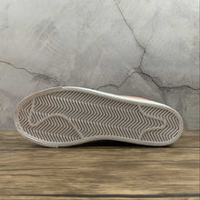 Cargar imagen en el visor de la galería, Blazer Low 77 Vintage “Ecstasy Crimson” White-Black-Pulse Lake Blue