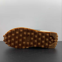 Cargar imagen en el visor de la galería, DayBreak Pale Ivory White-Spruce Aura Black CK2351-100